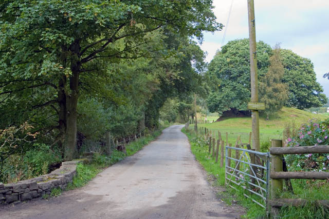 Private road towards Whitebottom Farm through Etherow Country Park